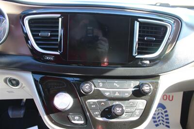 2017 Chrysler Pacifica Touring-L - Photo 13 - Tulsa, OK 74112