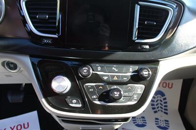 2017 Chrysler Pacifica Touring-L - Photo 12 - Tulsa, OK 74112