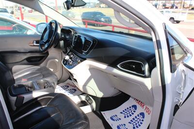 2017 Chrysler Pacifica Touring-L - Photo 24 - Tulsa, OK 74112