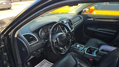2018 Chrysler 300 Series Limited - Photo 14 - Tulsa, OK 74112