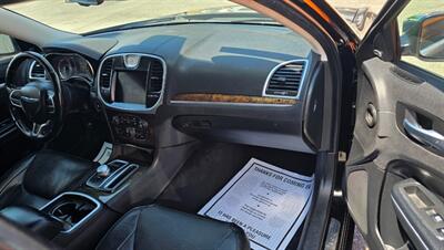 2018 Chrysler 300 Series Limited - Photo 10 - Tulsa, OK 74112