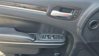 2018 Chrysler 300 Series Limited - Photo 18 - Tulsa, OK 74112