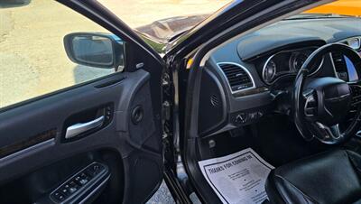 2018 Chrysler 300 Series Limited - Photo 15 - Tulsa, OK 74112