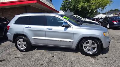 2011 Jeep Grand Cherokee Overland Summit - Photo 2 - Tulsa, OK 74112