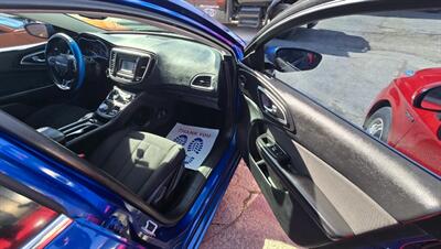 2015 Chrysler 200 Limited - Photo 12 - Tulsa, OK 74112