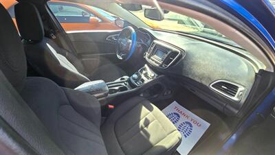 2015 Chrysler 200 Limited - Photo 11 - Tulsa, OK 74112
