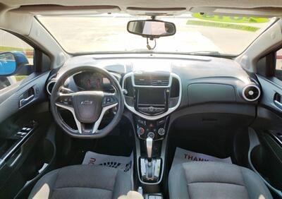 2018 Chevrolet Sonic LT Auto   - Photo 2 - Tulsa, OK 74112