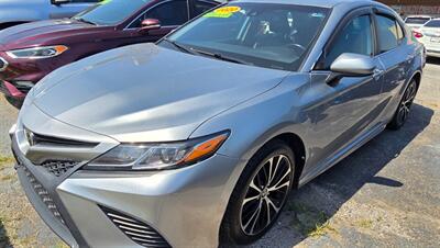 2020 Toyota Camry SE - Photo 2 - Tulsa, OK 74112