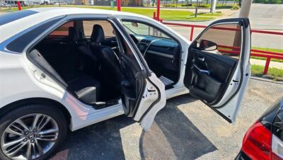 2017 Toyota Camry SE   - Photo 9 - Tulsa, OK 74112