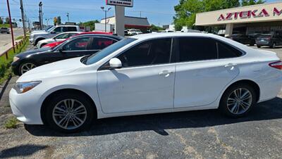 2017 Toyota Camry SE   - Photo 2 - Tulsa, OK 74112