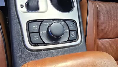 2011 Jeep Grand Cherokee Overland   - Photo 17 - Tulsa, OK 74112