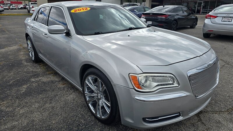 2012 Chrysler 300 Series   - Photo 1 - Tulsa, OK 74112