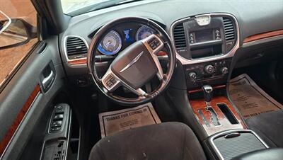 2012 Chrysler 300 Series   - Photo 12 - Tulsa, OK 74112