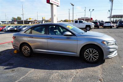 2019 Volkswagen Jetta SE - Photo 1 - Tulsa, OK 74112