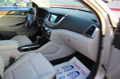 2018 Hyundai TUCSON SE - Photo 9 - Tulsa, OK 74112
