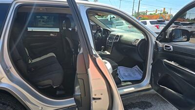 2011 Jeep Grand Cherokee Laredo - Photo 9 - Tulsa, OK 74112