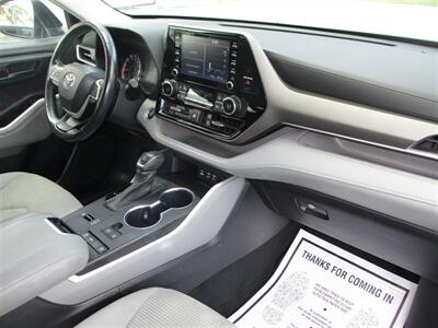 2022 Toyota Highlander LE - Photo 3 - St. Croix, United States Virgin Islands, SC 00851