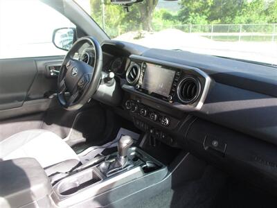 2020 Toyota Tacoma Double Cab TRD Off-Road   - Photo 3 - St. Croix, United States Virgin Islands, SC 00851