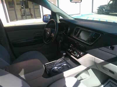 2021 KIA Sedona LX   - Photo 3 - St. Croix, United States Virgin Islands, SC 00851