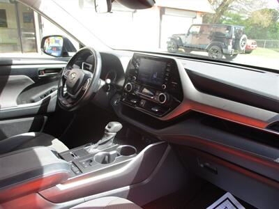 2022 Toyota Highlander LE - Photo 3 - St. Croix, United States Virgin Islands, SC 00851
