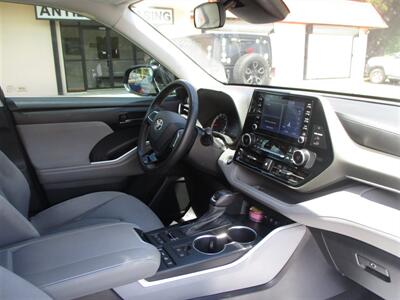 2021 Toyota Highlander LE   - Photo 3 - St. Croix, United States Virgin Islands, SC 00851