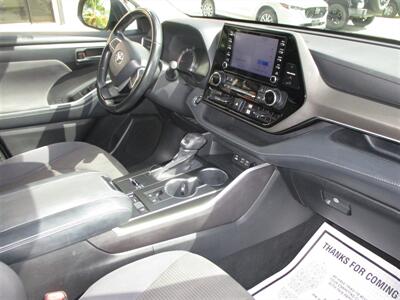 2022 Toyota Highlander LE - Photo 3 - St. Croix, United States Virgin Islands, SC 00851