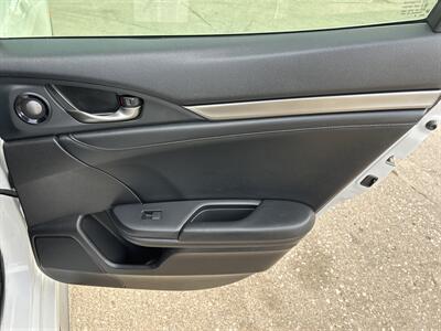 2020 Honda Civic Sport Touring   - Photo 18 - South Sioux City, NE 68776