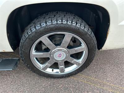 2008 Cadillac Escalade   - Photo 11 - South Sioux City, NE 68776