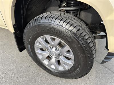 2018 Toyota Tacoma SR5 V6   - Photo 10 - South Sioux City, NE 68776