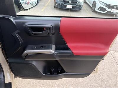 2018 Toyota Tacoma SR5 V6   - Photo 21 - South Sioux City, NE 68776