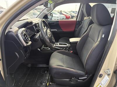 2018 Toyota Tacoma SR5 V6   - Photo 12 - South Sioux City, NE 68776