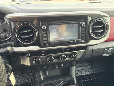 2018 Toyota Tacoma SR5 V6   - Photo 22 - South Sioux City, NE 68776
