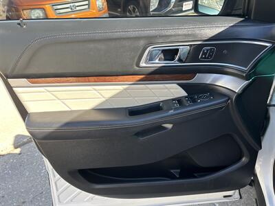 2016 Ford Explorer Platinum   - Photo 11 - South Sioux City, NE 68776