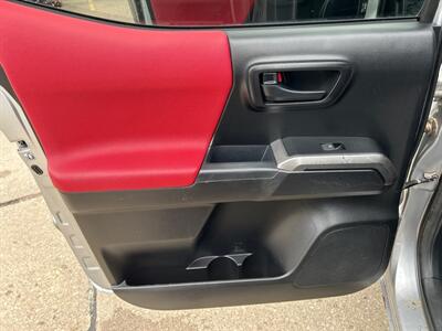 2019 Toyota Tacoma SR5   - Photo 15 - South Sioux City, NE 68776