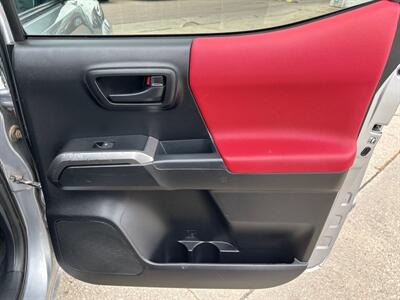 2019 Toyota Tacoma SR5   - Photo 18 - South Sioux City, NE 68776