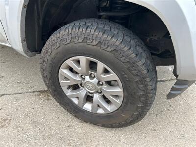 2019 Toyota Tacoma SR5   - Photo 11 - South Sioux City, NE 68776