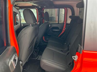 2020 Jeep Gladiator Sport S   - Photo 14 - South Sioux City, NE 68776
