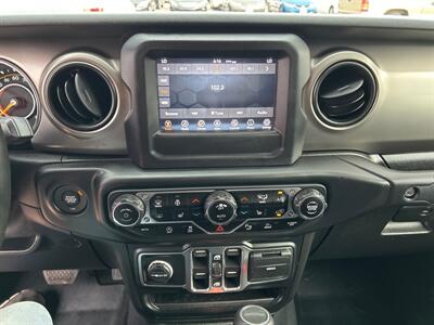 2020 Jeep Gladiator Sport S   - Photo 23 - South Sioux City, NE 68776
