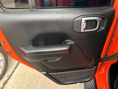2020 Jeep Gladiator Sport S   - Photo 15 - South Sioux City, NE 68776