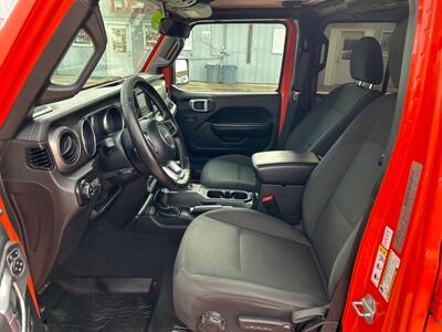 2020 Jeep Gladiator Sport S   - Photo 12 - South Sioux City, NE 68776