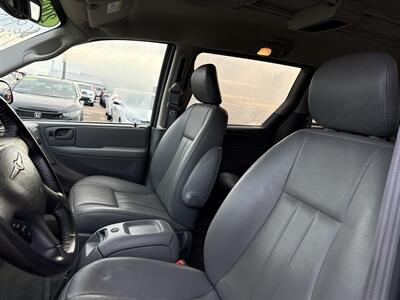 2005 Chrysler Town & Country Touring   - Photo 14 - South Sioux City, NE 68776