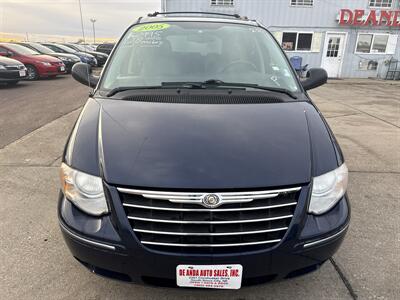 2005 Chrysler Town & Country Touring   - Photo 12 - South Sioux City, NE 68776