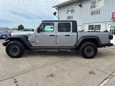 2020 Jeep Gladiator Sport   - Photo 3 - South Sioux City, NE 68776