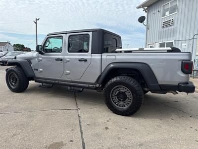 2020 Jeep Gladiator Sport   - Photo 4 - South Sioux City, NE 68776