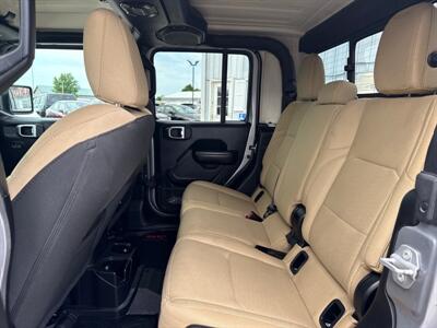 2020 Jeep Gladiator Sport   - Photo 16 - South Sioux City, NE 68776