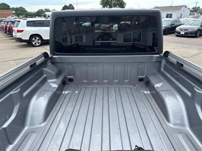 2020 Jeep Gladiator Sport   - Photo 17 - South Sioux City, NE 68776