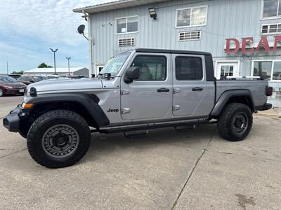 2020 Jeep Gladiator Sport   - Photo 2 - South Sioux City, NE 68776