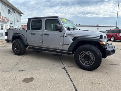 2020 Jeep Gladiator Sport   - Photo 10 - South Sioux City, NE 68776