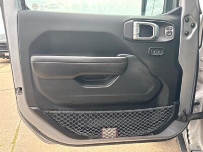 2020 Jeep Gladiator Sport   - Photo 14 - South Sioux City, NE 68776