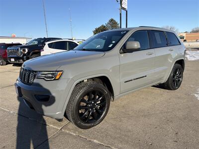 2022 Jeep Grand Cherokee WK Laredo X   - Photo 2 - South Sioux City, NE 68776